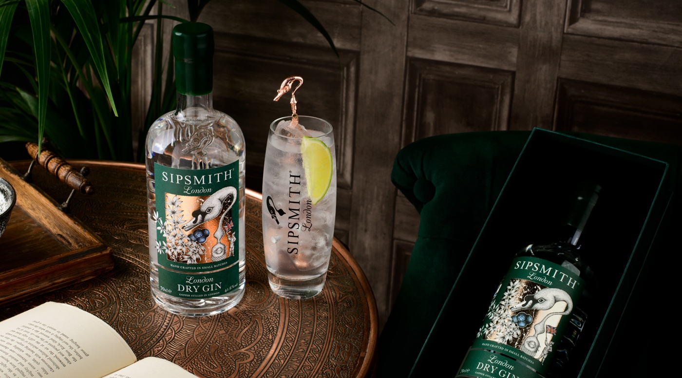 Как пить джин. Джин Sipsmith. Джин привкус огурца. SIP Smith Dry. Sipsmith logo.