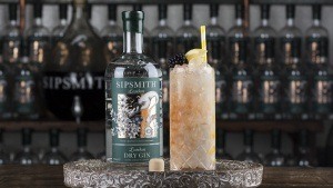 Bramble Cocktail with Sipsmith Gin