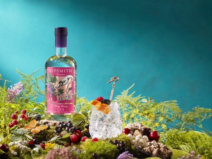 Sipsmith Very Berry Gin and Tonic